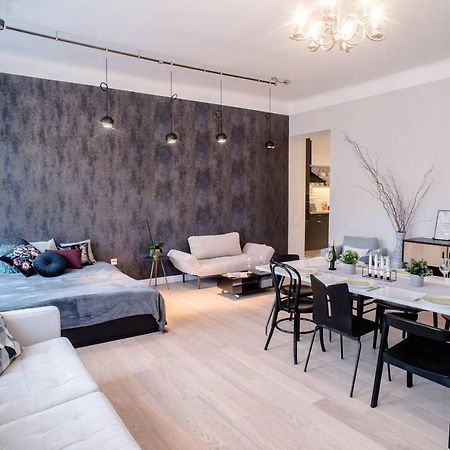 Stunning New Central Home Near Basilica Будапеща Екстериор снимка