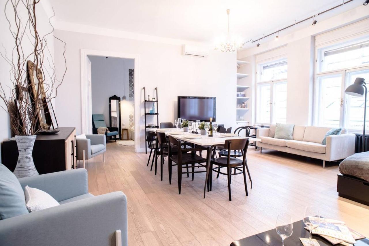 Stunning New Central Home Near Basilica Будапеща Екстериор снимка