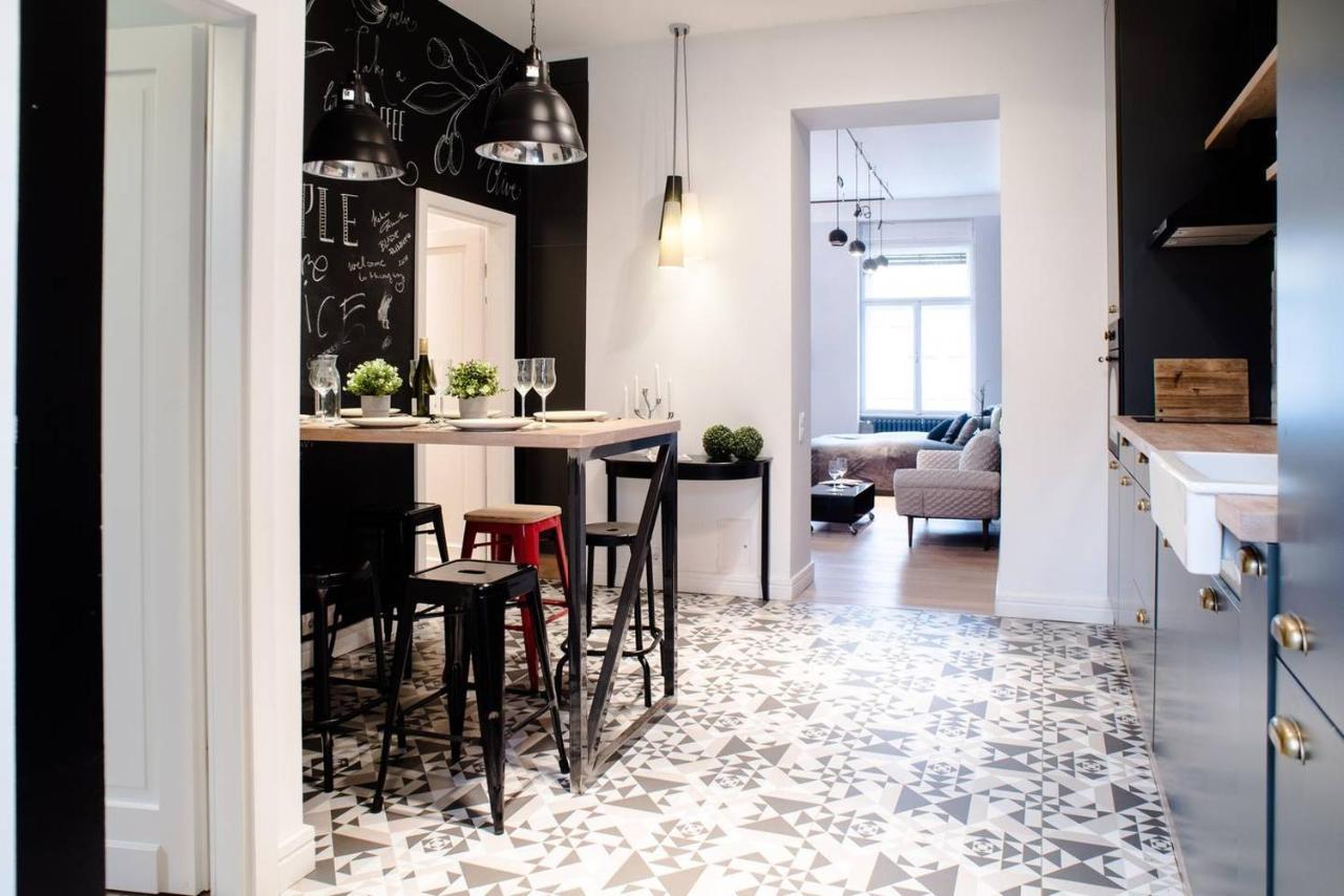 Stunning New Central Home Near Basilica Будапеща Екстериор снимка