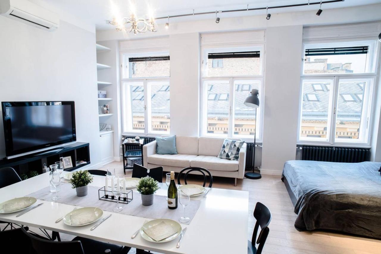 Stunning New Central Home Near Basilica Будапеща Екстериор снимка